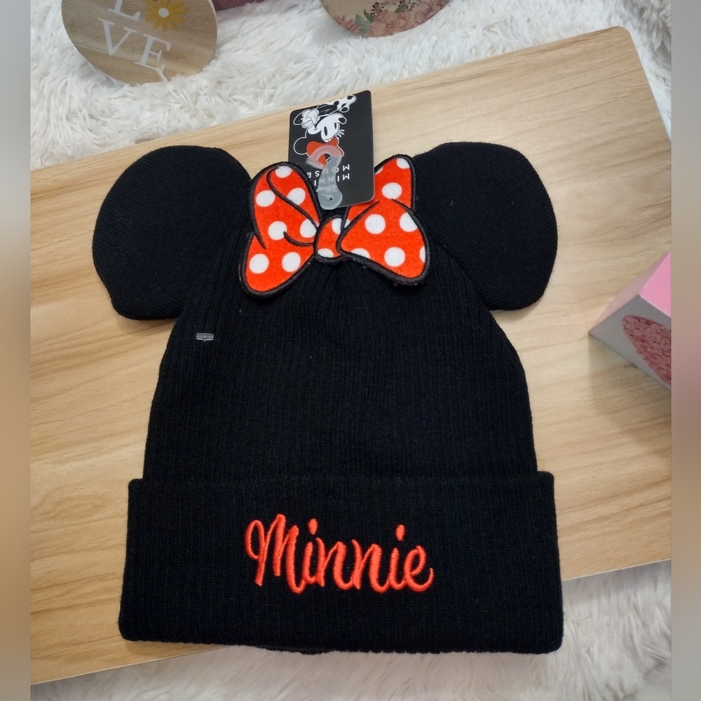 Disney Minnie Mouse Black and Red ♥️ ✨ Acrylic Knit Women's Beanie 🆕 - Picture 3 of 4